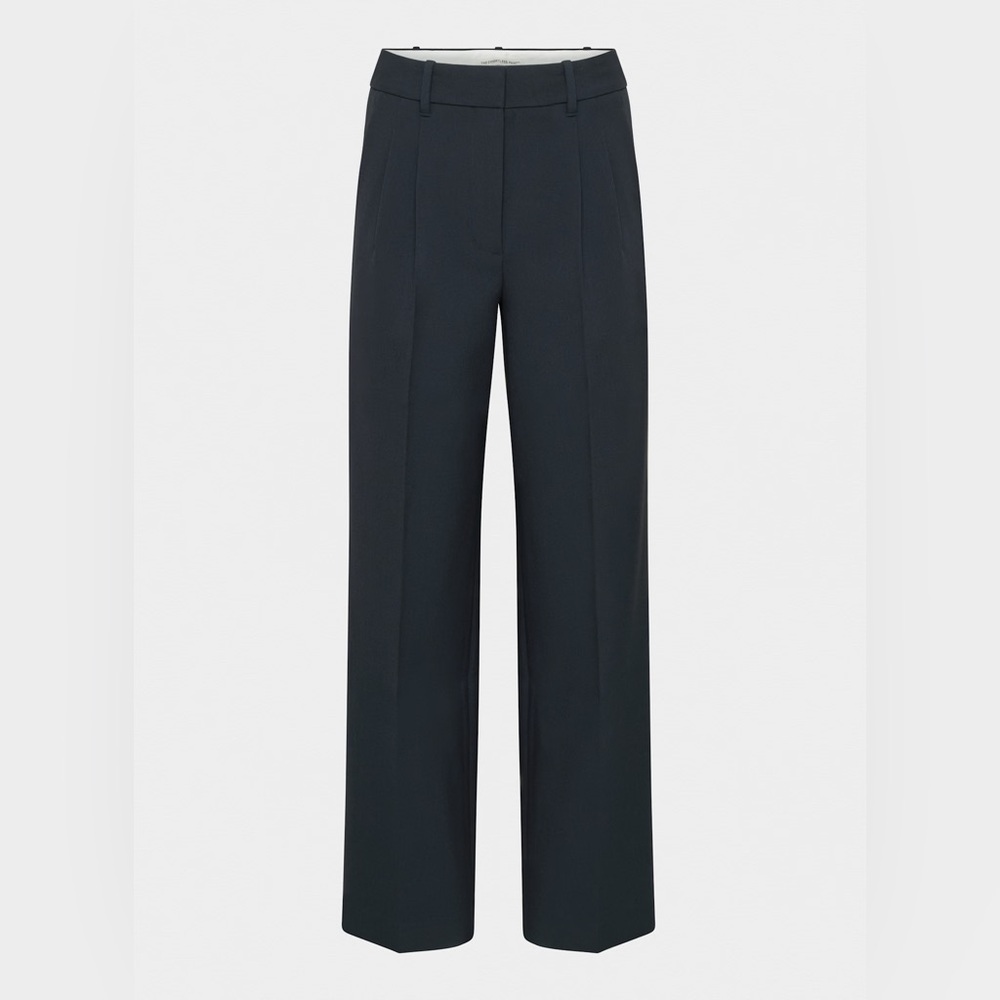 Aritzia Effortless Pant